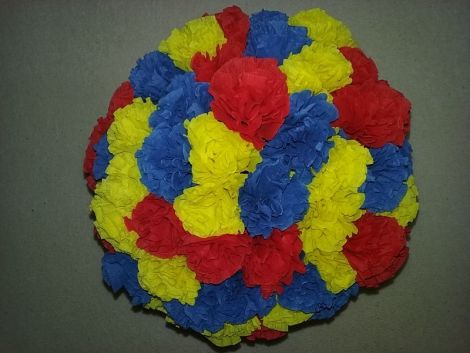 Decoratiune cu flori tricolore