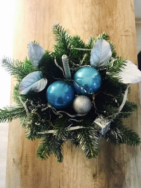 Decoraiune pentru masa de Craciun.