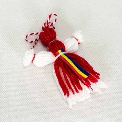martisor traditional papusa din ata cu tricolor