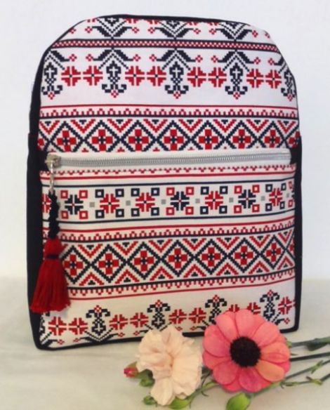 Rucsac cu motive traditionale