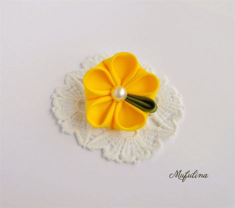 Floare galbena