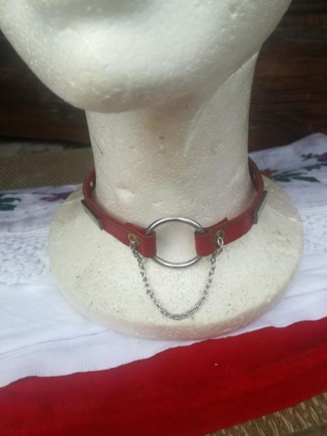 colier choker rosu