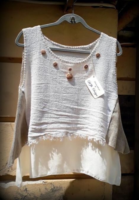 Bluza handmade cu nasturei cu cusaturi 