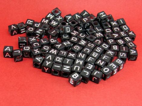 100buc Margele negre litere argintii mix cub 6 mm