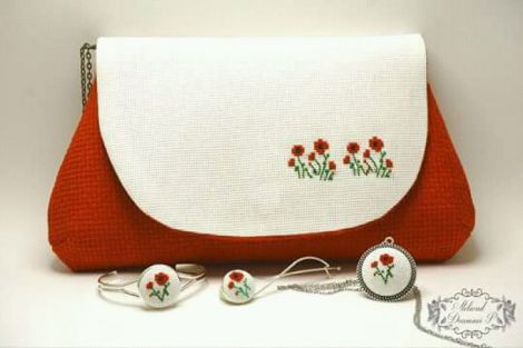 Set accesorii brodate" La maci"
