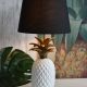 Lampa de masa cu un ananas alb