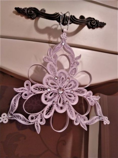 Decoratiune clopotel quilling