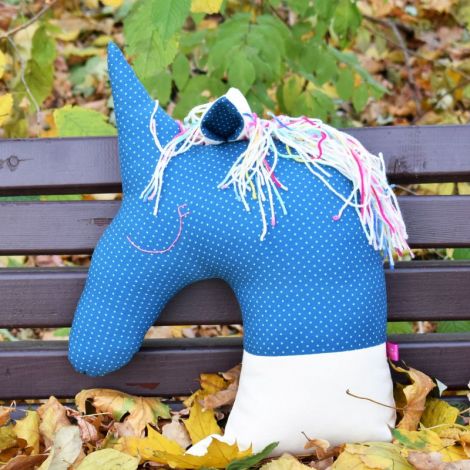 Pernuta unicorn albastru
