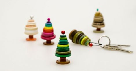 bradut din nasturi decoratiune sau breloc