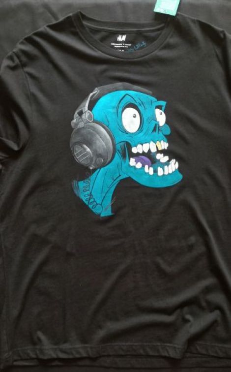 Tricou pictat manual