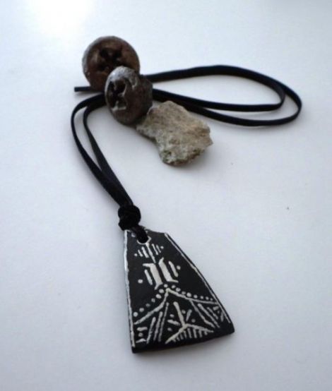 Colier tribal din nuca de cocos