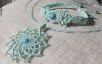 Set macrame unicat cu mineral turcoaz.