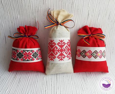 Saculet cu motive traditionale