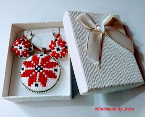 Set - pandantiv si cercei cu model traditional