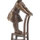 Copil pe scaun - statueta din bronz 