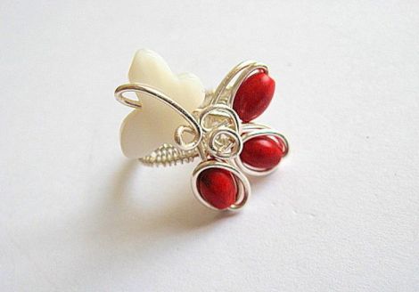 inel cu sidef si howlite rosu