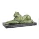 Pisica sezand-statueta din bronz pe un soclu 
