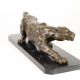 Pantera-statueta din bronz pe un soclu din marmura