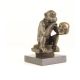 Maimuta cu un craniu-statueta din bronz 