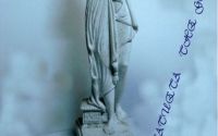 Statueta femeie sculptata