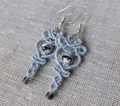 Cercei macrame.