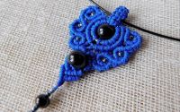 Colier macrame la baza gatului.