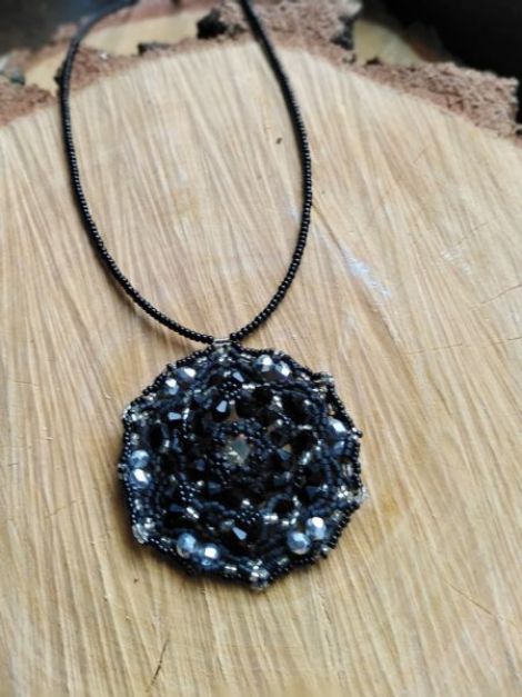Colier Mandala negru-argintie