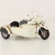 Model de motocicleta cu atas 