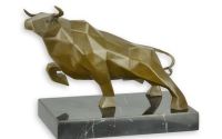 Bou - statueta  cubista din bronz pe soclu din mar