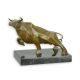 Bou - statueta  cubista din bronz pe soclu din mar