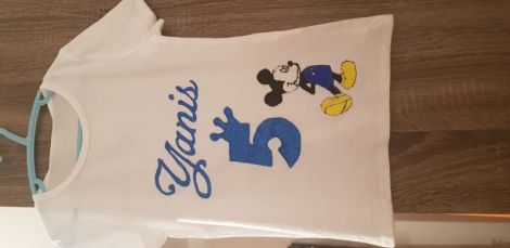 Tricouri personalizate
