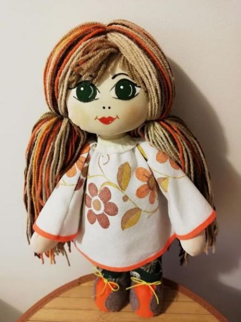 Papusa "Ina"