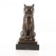 Pisicuta sezand-statueta din bronz pe un soclu