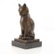 Pisicuta sezand-statueta din bronz pe un soclu