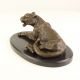 Leopard-statueta din bronz pe un soclu din marmura