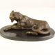 Leopard-statueta din bronz pe un soclu din marmura