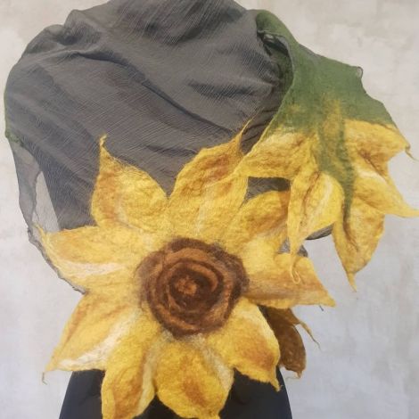 Esarfa din matase naturala cu floare impaslita