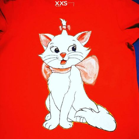 Tricou pictat manual