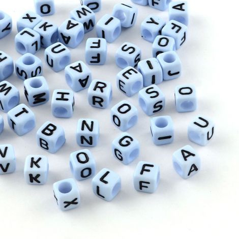 500buc margele litere alfabet cub LightSkyBlue 6mm