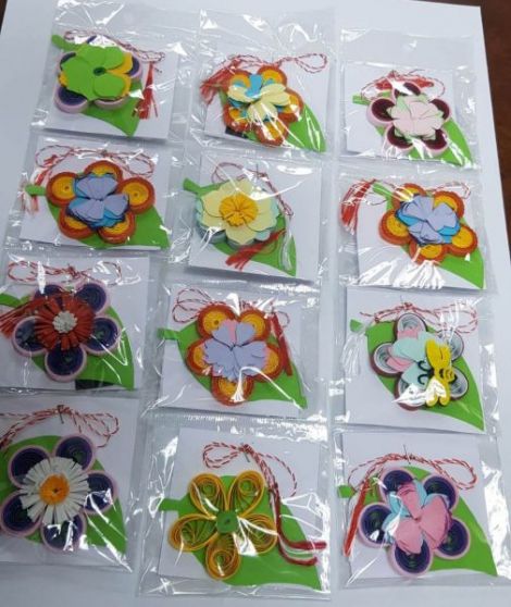 Set 12 Martisoare din hartie - Flori Quilling