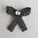 Brosa papion handmade din margele creata de desig