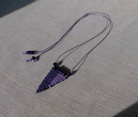 Colier boho din materiale naturale.
