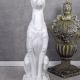 Statueta din rasini cu un catel