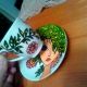 Ceasca cafea pictata fata cu parul verde