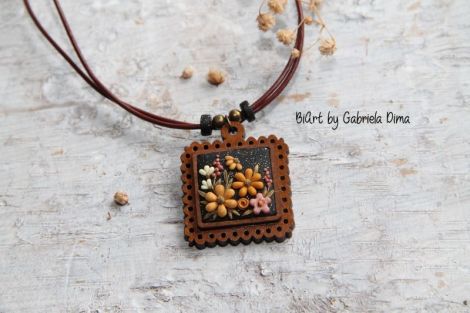 Pandativ lemn cu flori - tip broderie