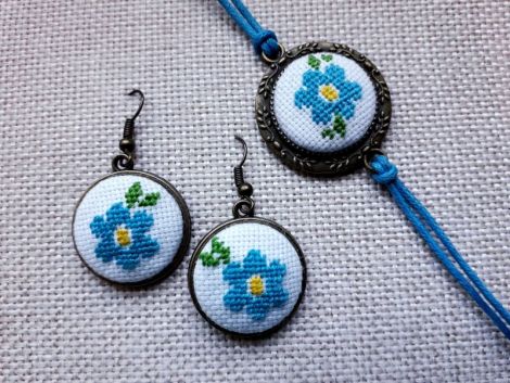 Set bijuterii Floricele albastre