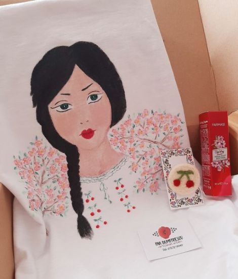 Tricou pictat manual