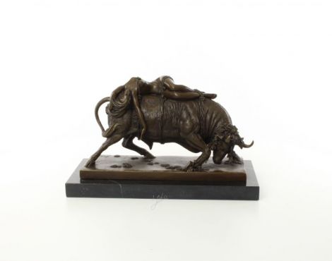 Femeie cu un bou- statueta din bronz