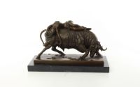 Femeie cu un bou- statueta din bronz