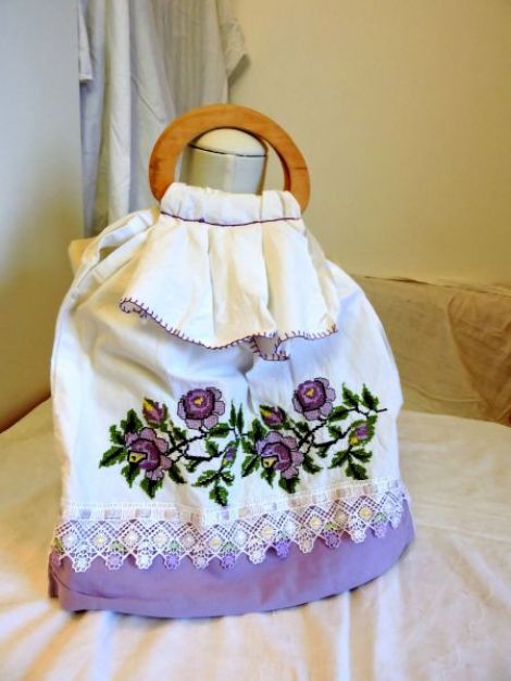 geanta poseta broderie mov 